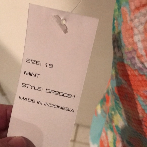 Dress - Picture 7 of 7